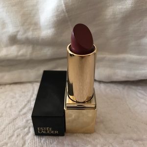 Estée Lauder Lipstick in Irresistible Shade